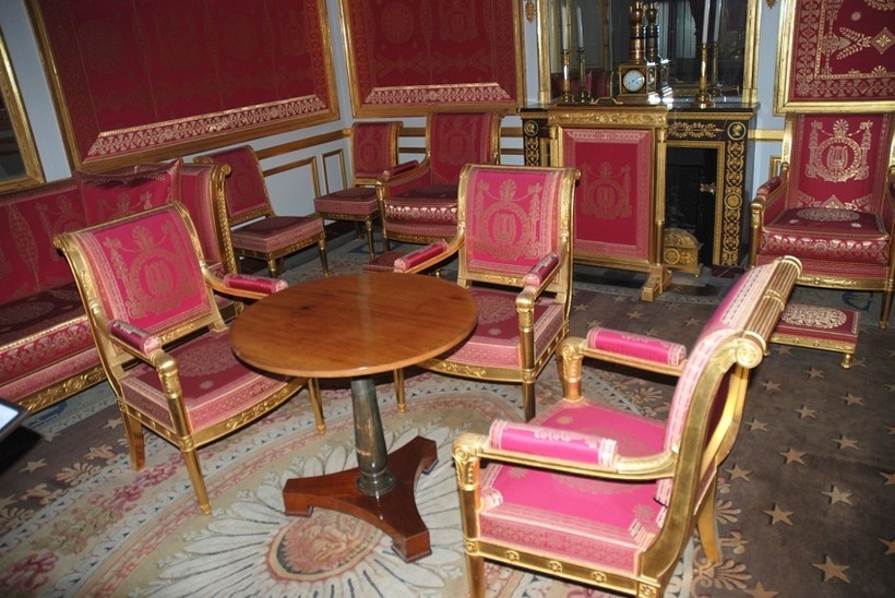 Красный Салон. Место подписания отречения от престола Наполеоном I