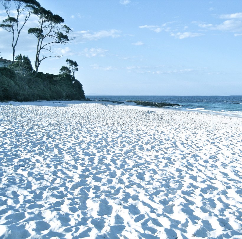 Самый белый песок на пляже