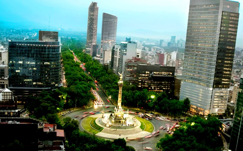 Панорама Мехико с видом на Колонну Независимости