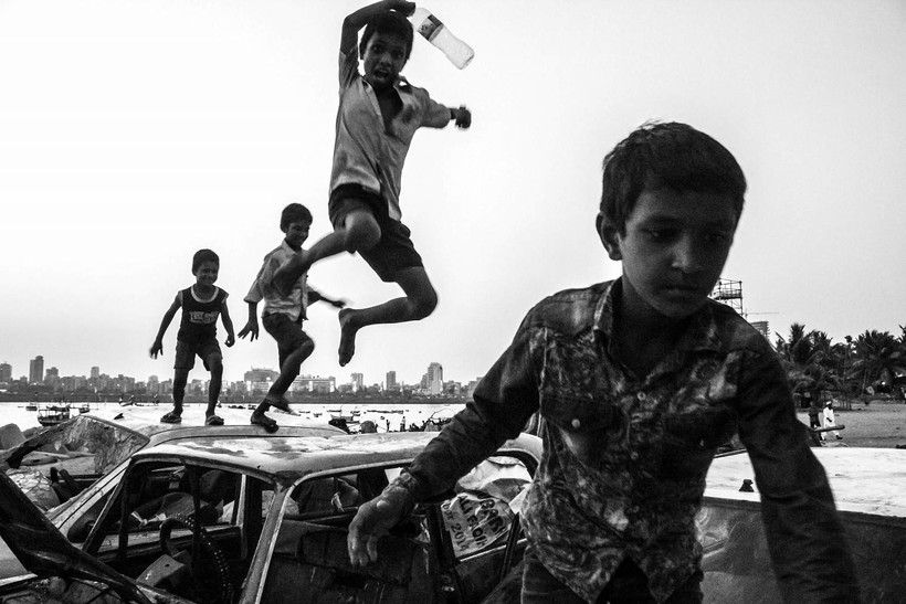 20 фото о том, как живут дети в разных странах мира