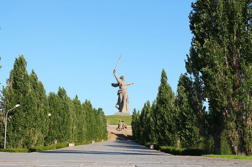 Ищем запятую в "переделать нельзя принимать": урбанист оценил центральную набере