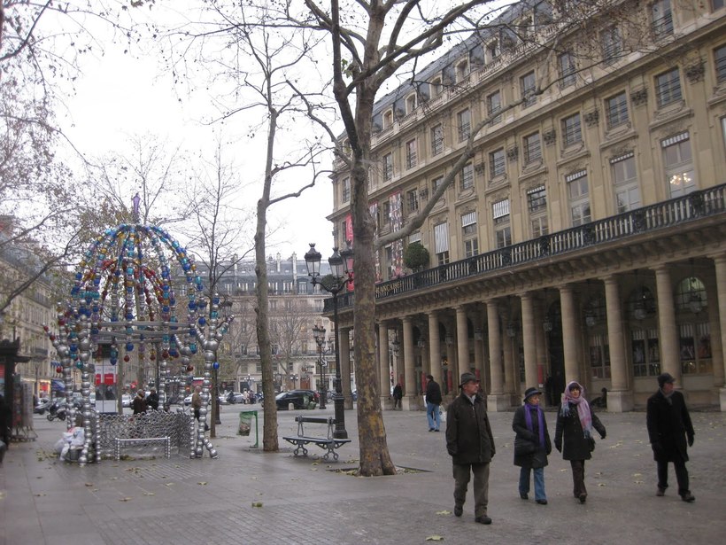 Пасмурная парижская погода в декабре 