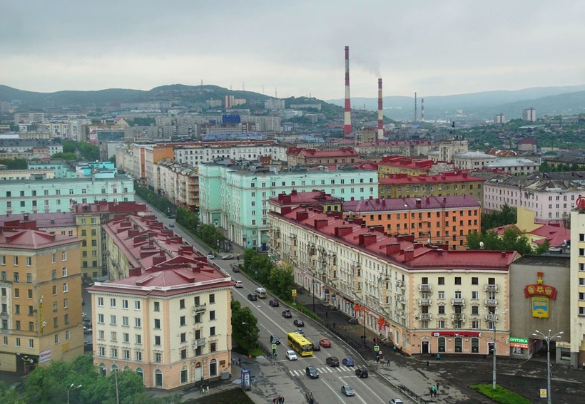 Мурманск ве. Гостиница азимут мурманск. Мурманск с высоты птичьего полета. Площадь 5 углов мурманск. Североморск северное сияние.