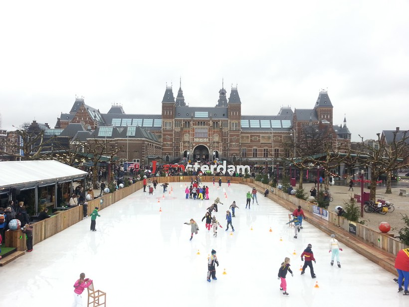 Ледовый каток в Амстердаме