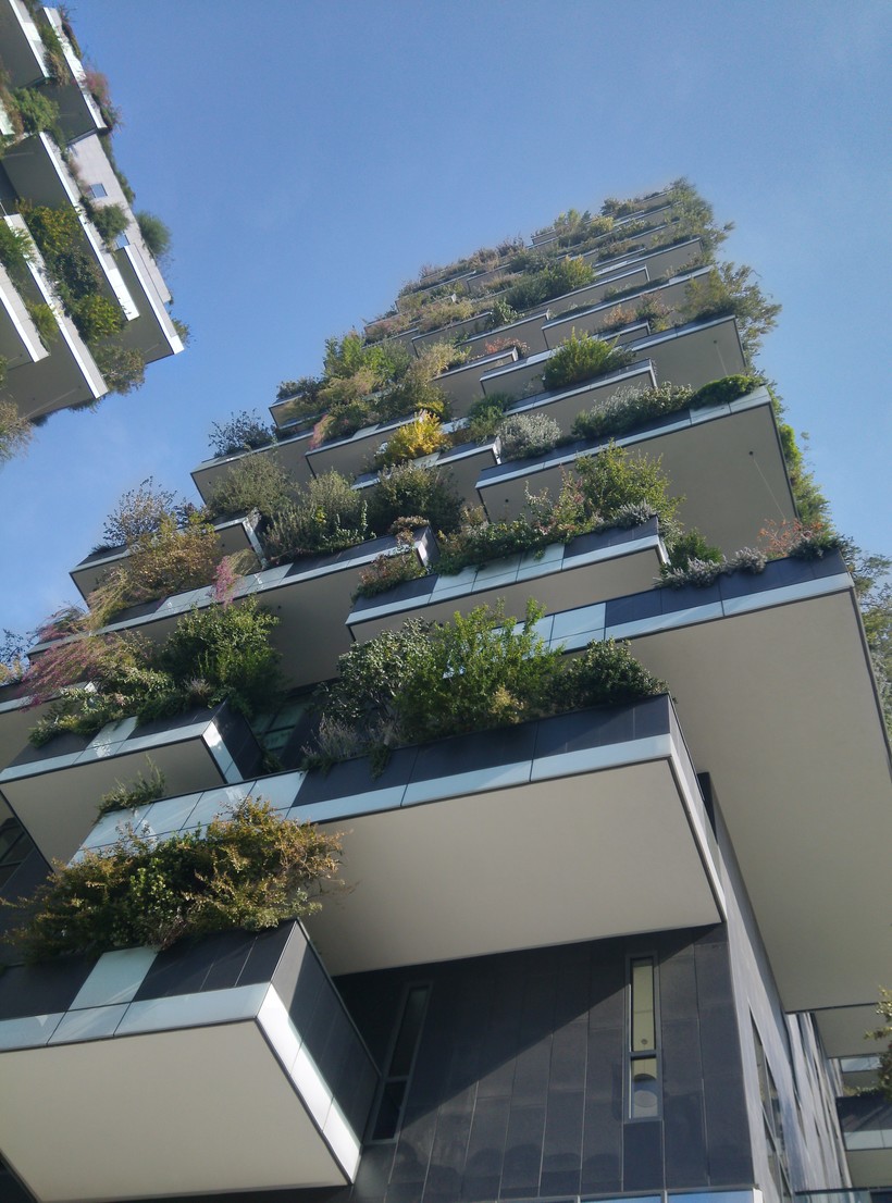 Милан, зеленый дом 