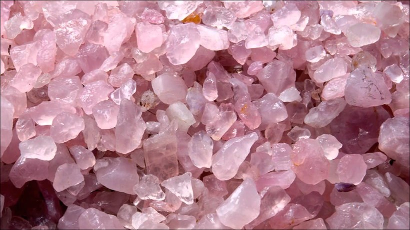 Как называется розовый камень