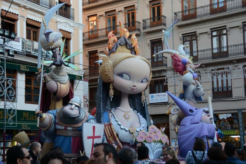 Фестиваль Фальяс в Валенсии