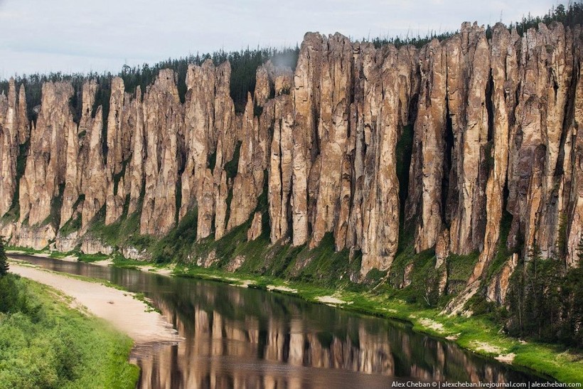 Ленские столбы: как образовались удивительные скалы в Якутии