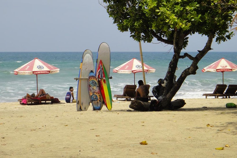 Пляж на Бали. Июль.