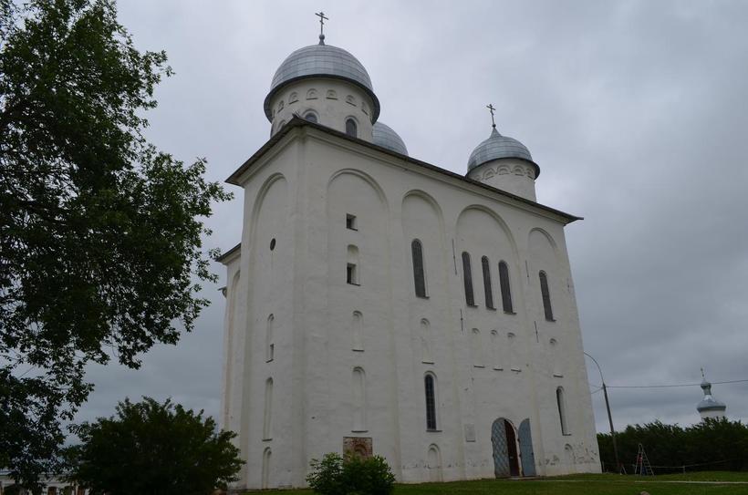 Георгиевский собор, одно из немногих уцелевших зданий домонгольской Руси
