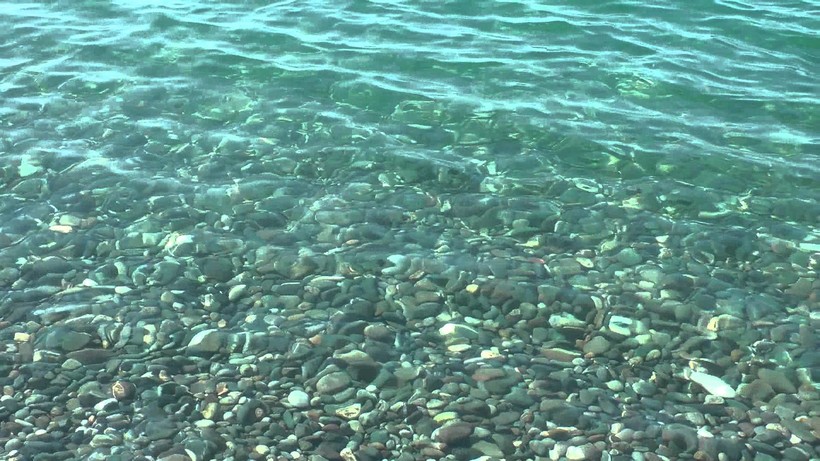 Прозрачное Черное море в Лоо