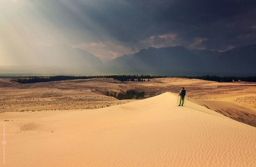 Чарские пески — невероятный пустынный пейзаж посреди сибирской тайги