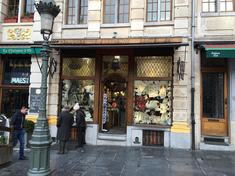 Каждая витрина в Брюсселе - произведение искусства