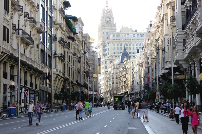 Испания: центральная улица в Мадриде