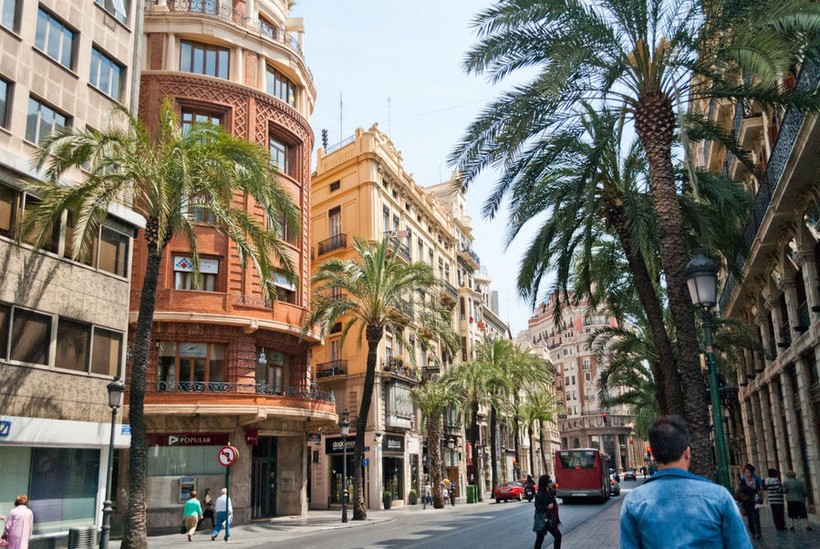 Валенсия: прогулка по центральной улице города
