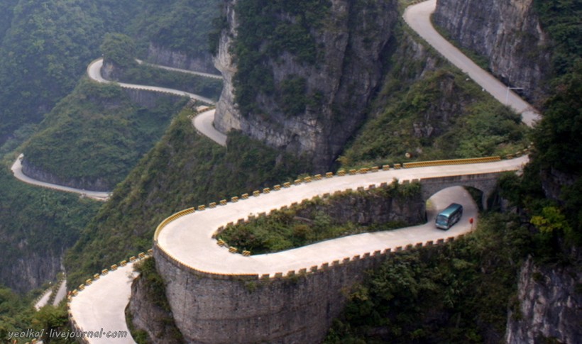 Тяньмэньшань — самая крутая канатная дорога и самый длинный серпантин в мире