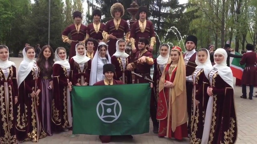Карачаевцы - происхождение народа, где и как живут, фото