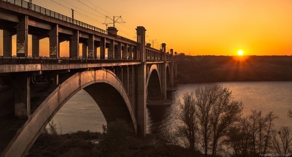 Мост Преображенского через Днепр на Хортицу в Запорожье