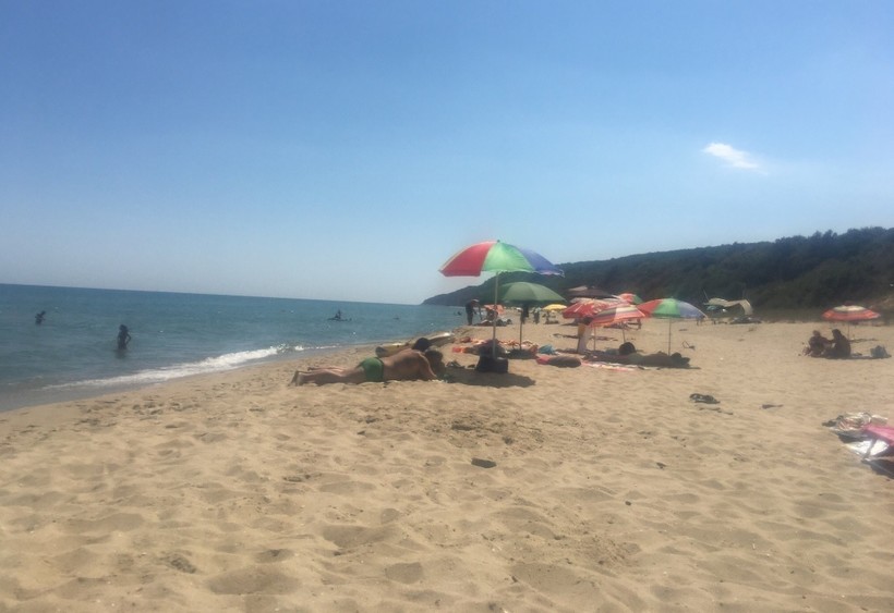 Бургаский пляж Ираклий. Майский полдень.