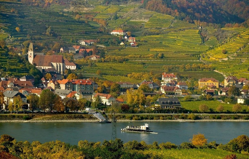 Маленькие города швейцарии как называется море в германии