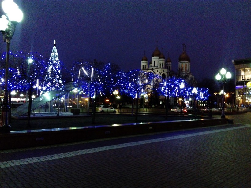 Новогодняя улица в Калининграде