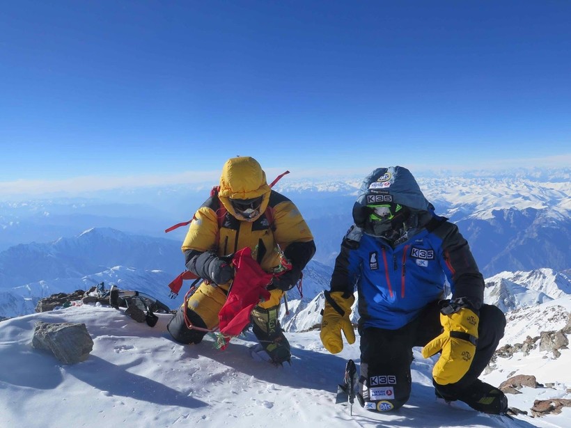Альпинисты на вершине Нанга Парбат