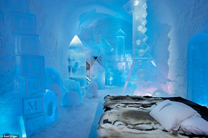 Настоящая зимняя сказка: 15 потрясающих фото ледяного отеля в Швеции