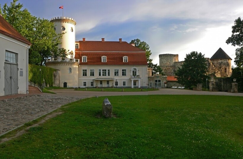 Музей в Цесисе, где хранится первый флаг Латвии
