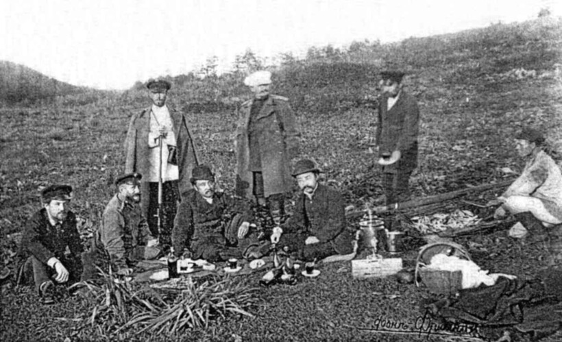 А. П. Чехов на пикнике у японского консула, октябрь 1890 г. Южный Сахалин А. П. Чехов на пикнике у японского консула, октябрь 1890 г. Южный Сахалин