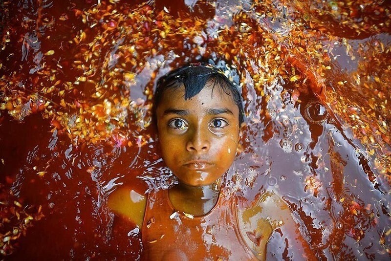Путешествие в детство: фотограф делает удивительные портреты непосед со всего света