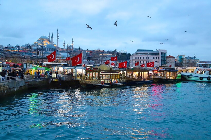 Флаг Турции на лодках