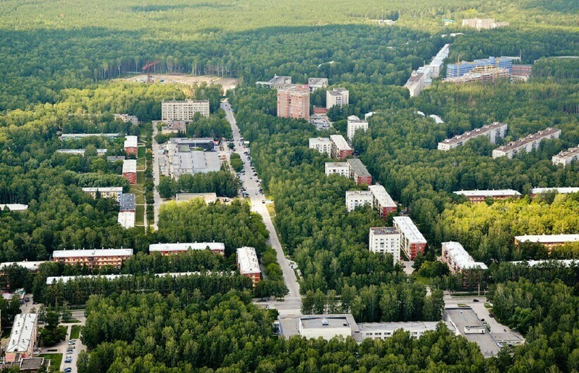 Вид сверху на Академгородок Новосибирска 