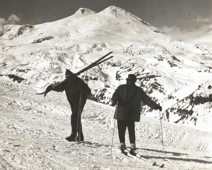 Советские лыжники на Чегете