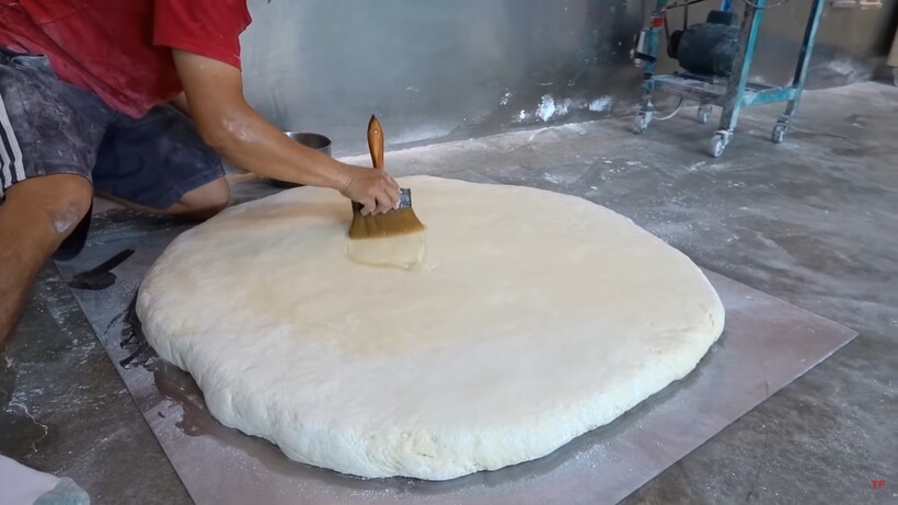 Видео: Как делают китайскую лапшу ручной работы на Тайване
