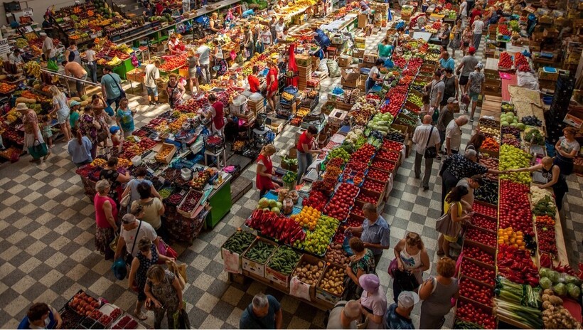Овощные ряды на Центральном рынке