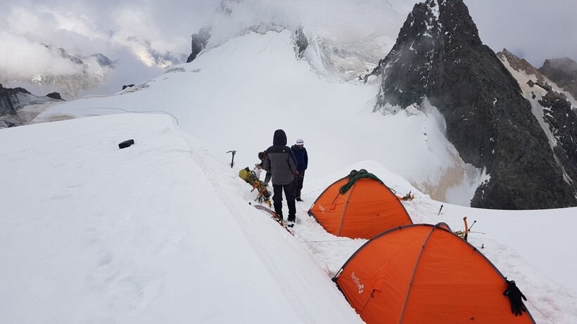 Лагерь альпинистов