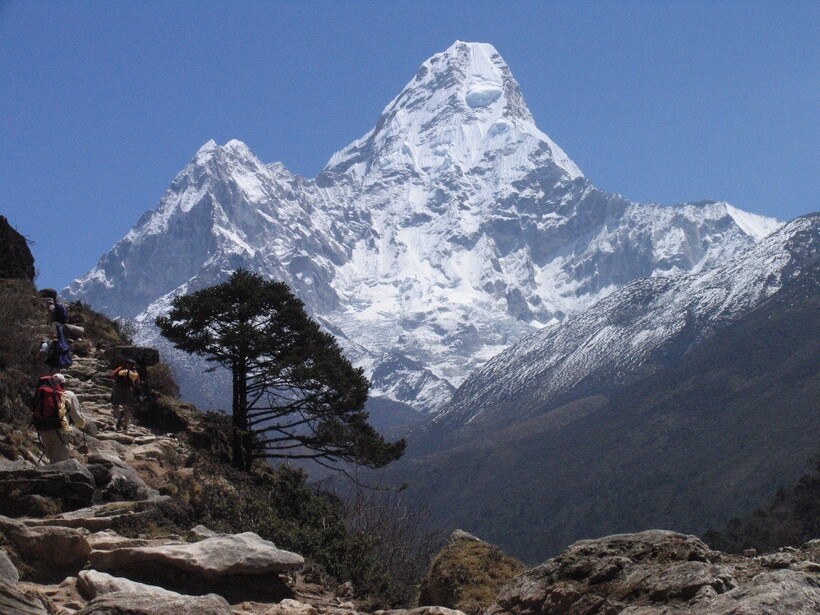 Гора Ама Даблам (Непал) - высота, фото, где находится, координаты на карте, маршруты восхождения и интересные факты