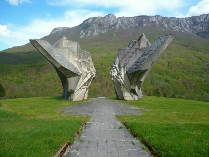 Мемориал «Долина героев» в Тьентиште