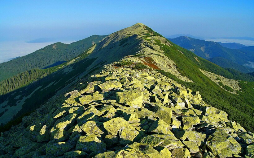 Гора Довбушанка