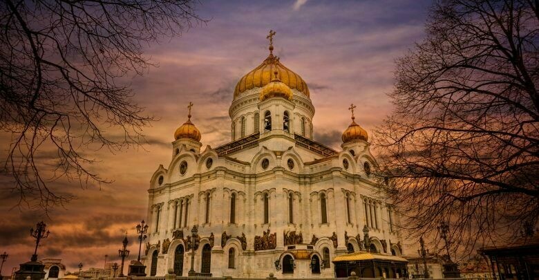 В православных приходах принято обращаться друг к другу «брат» и «сестра» В православных приходах принято обращаться друг к другу «брат» и «сестра»