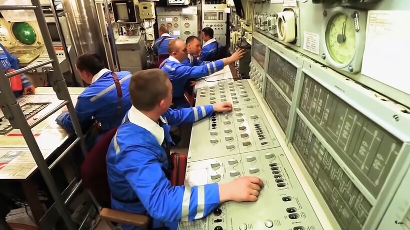 Блог - Видео: Как российская подлодка однажды всплыла возле статуи Свободы в США Видео: Как российская подлодка однажды всплыла возле статуи Свободы в США