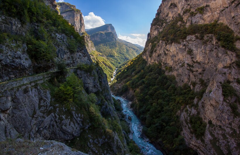 Черекское ущелье (Черекская теснина) в Кабардино-Балкарии 2023: где находится, как добраться, что посмотреть