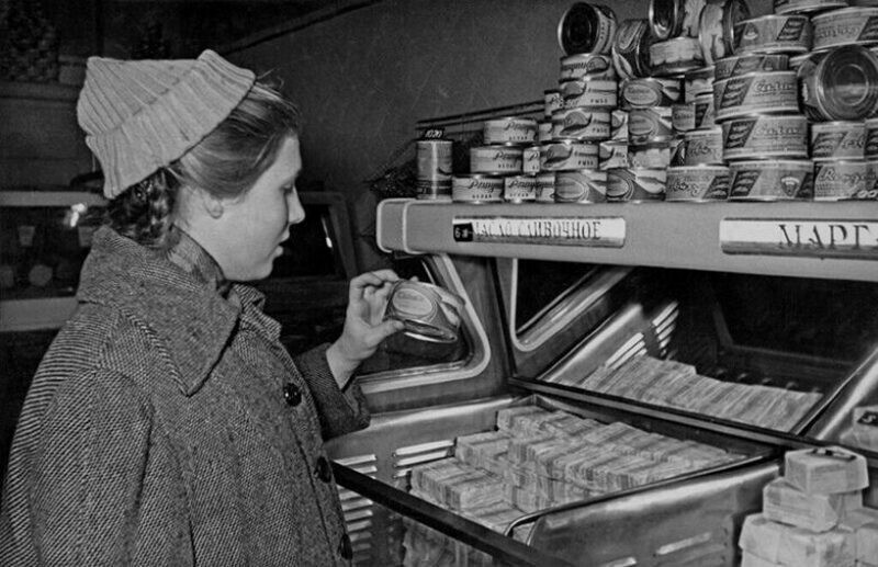 От сельпо до ГУМа: 17 фото о том, как выглядели магазины в СССР