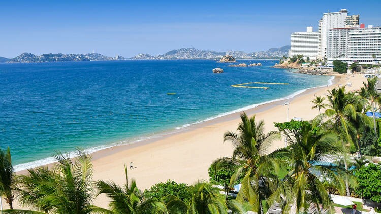 В Акапулько туристам не стоит покидать курортные районы. Фото: timeout.com