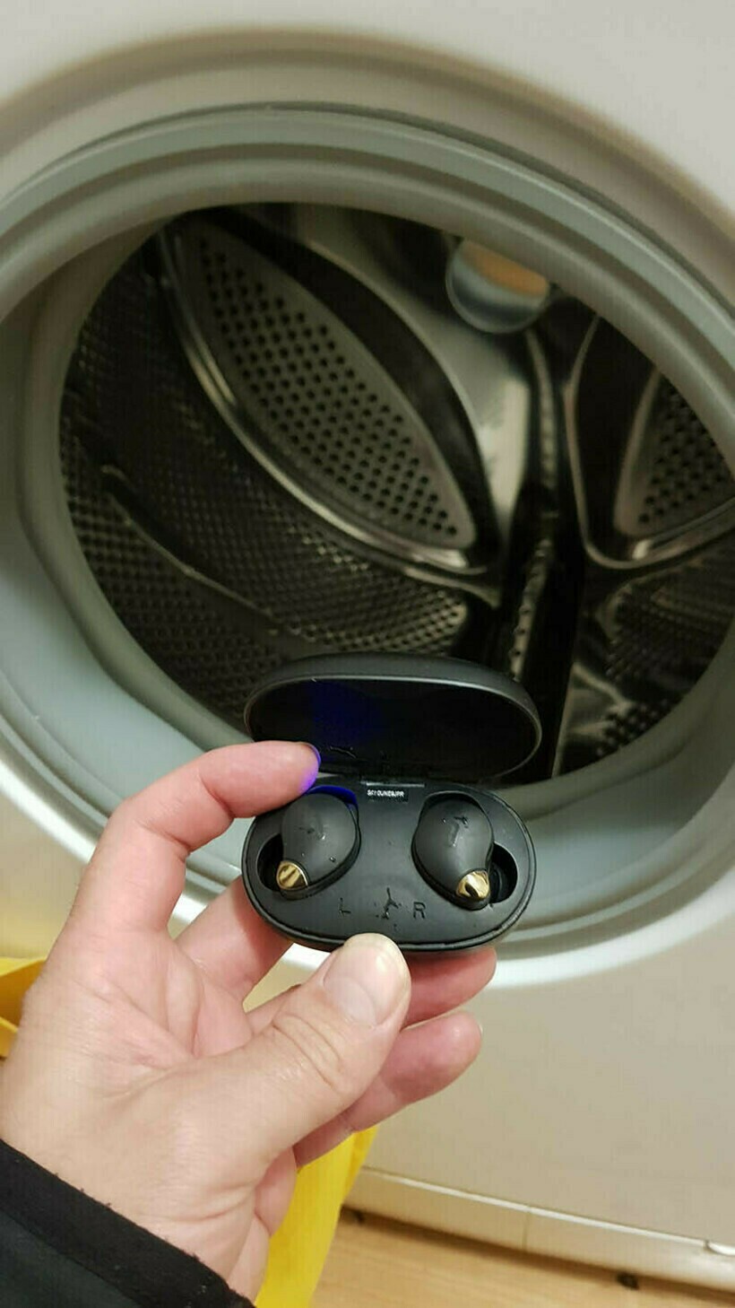Наушники упали в воду. Аирподс 3. Airpods pro 5. Air pods 2. Случайно постирал наушники.