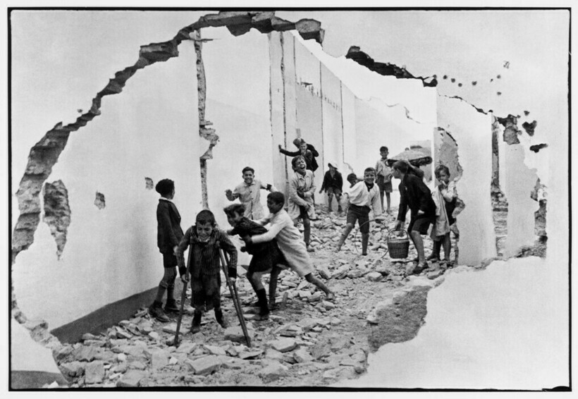 Блог - 14 работ Картье-Брессона, которого считают основателем стрит-фотографии 14 работ Картье-Брессона, которого считают основателем стрит-фотографии