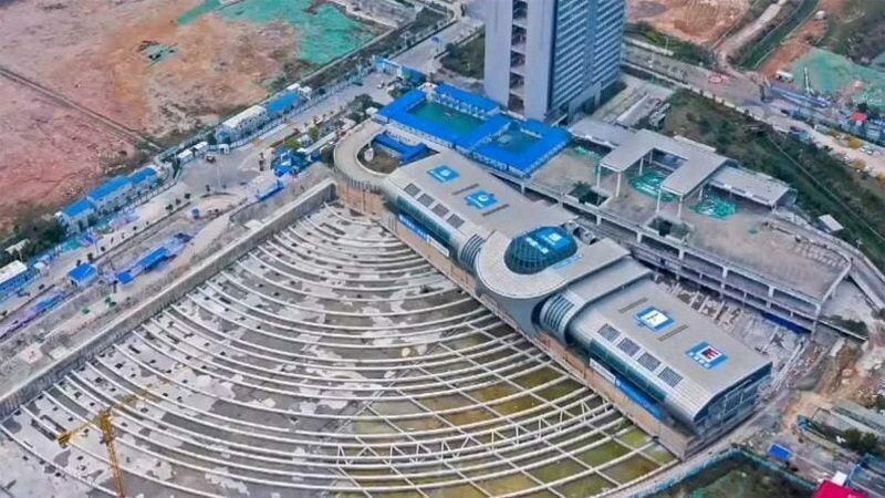Видео: как китайцы передвинули автовокзал весом 30 тысяч тонн