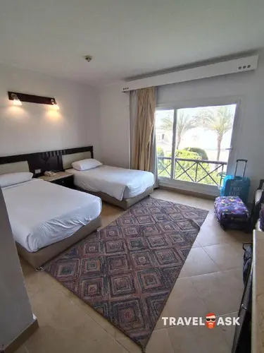 Falcon Naama Star