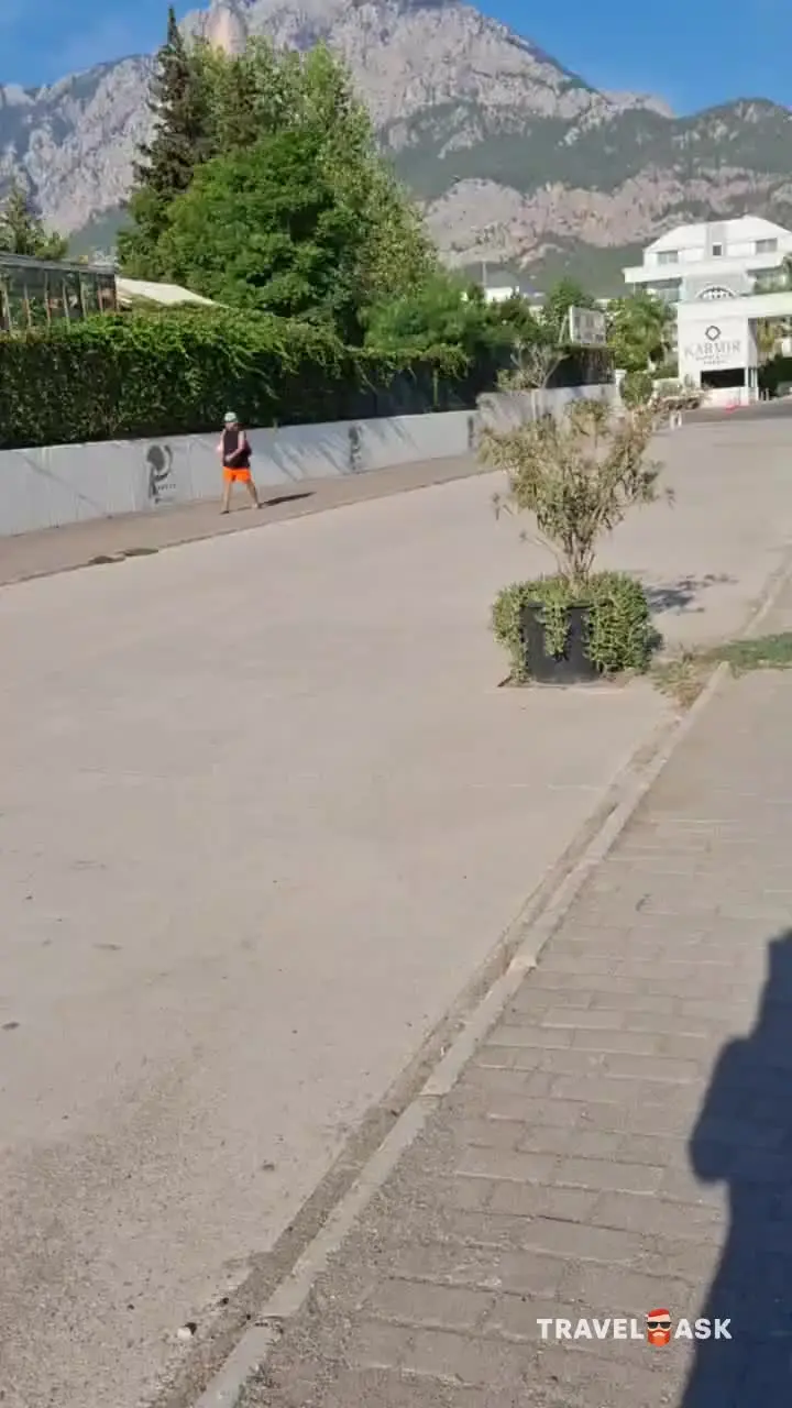 Karmir Resort & Spa