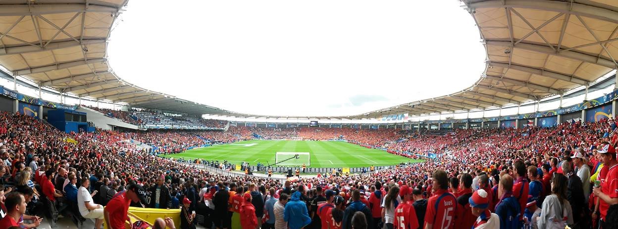 Платная стадион. Стадион Тулузы. Мунисипаль Тулуза. Мунисипаль де Шапин стадион. Тулуза стадион фото.